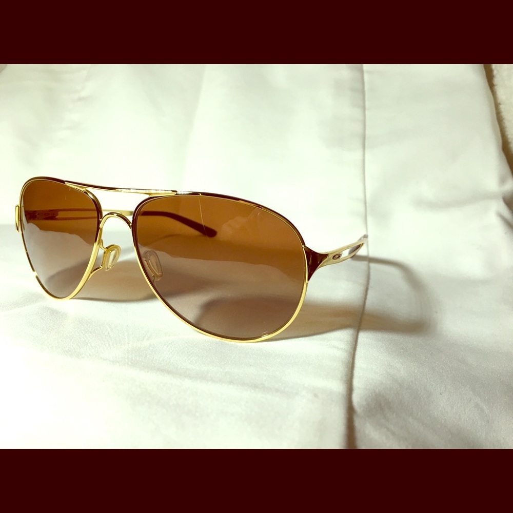 Ladies Oakley Aviator Sunglasses OO4054-47